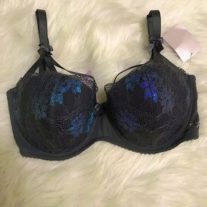 NEW WITH TAGS SAVAGE X FENTY